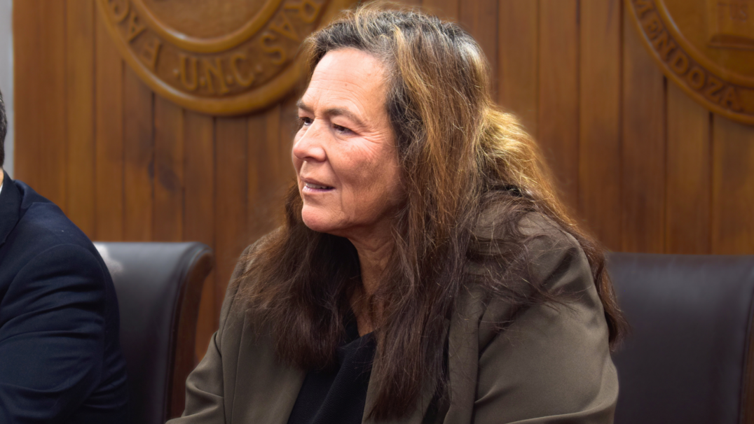 imagen La Secretaria de Investigación, Internacionales y Posgrado de la Universidad Nacional de Cuyo, Dra. María Elena Teresa Damiani