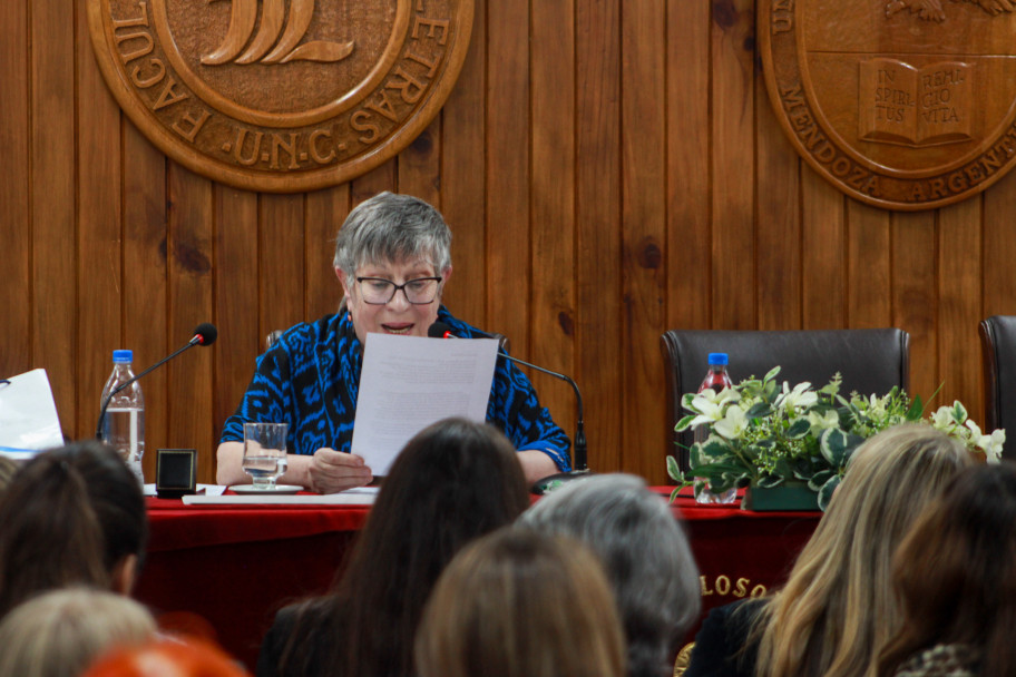 imagen La voz y la memoria: María Teresa Andruetto fue distinguida con el Doctorado Honoris Causa de la UNCUYO
