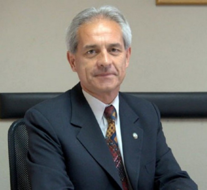 imagen Dr. Adolfo Cueto (Decano de la Facultad de Filosofía y Letras – UNCuyo y Presidente del Comité Honorario del Programa GIES)
