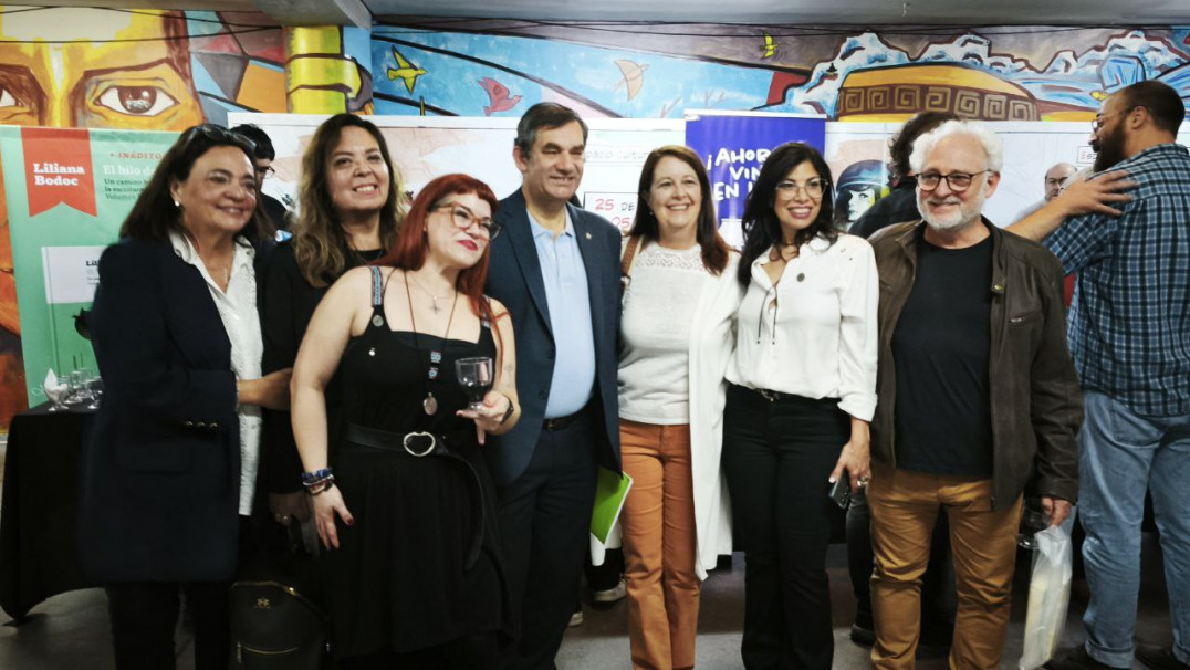 imagen La FFyL presentó El Hilo de Oro y relanzó su editorial en la Feria del Libro 2025