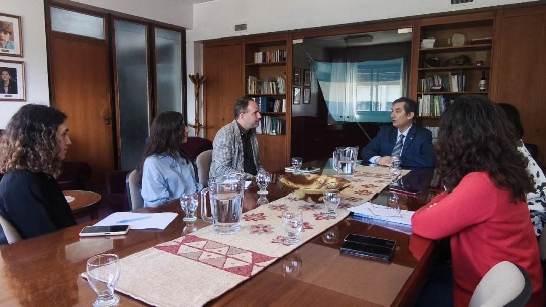 imagen Visita del Goethe-Institut a la FFyL: consolidación del acuerdo para la enseñanza del alemán