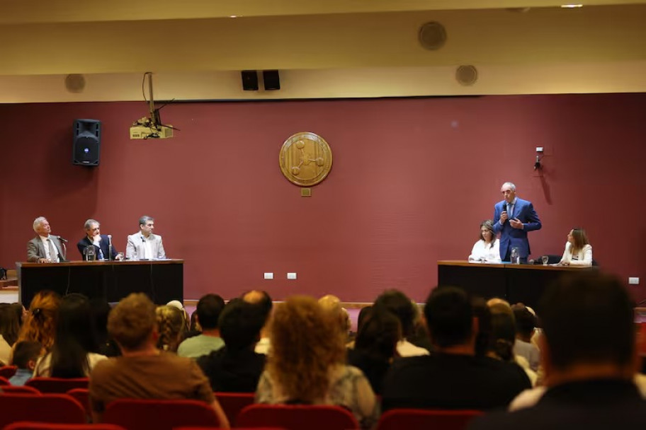 imagen Jornadas Borges en San Rafael, con Ramón Blecua, Omar Félix, Gustavo Zonana, Nesrin Karavar, Giorgio Alliata di Montereale y Victoria Kodama