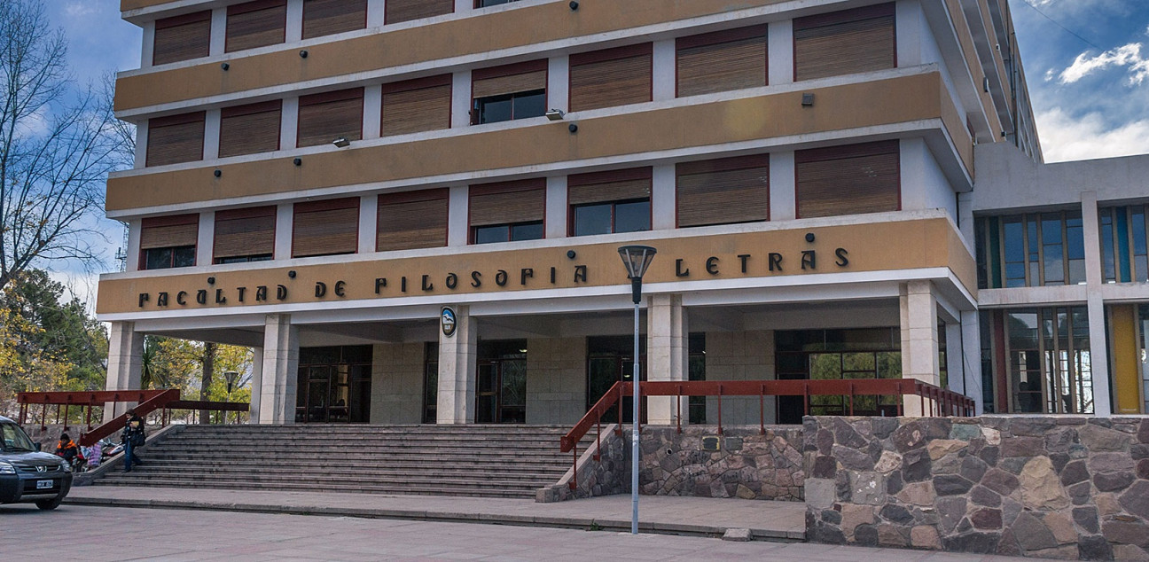 imagen Concursos de Personal de Apoyo Académico para cumplir funciones en el Departamento de Hemeroteca.