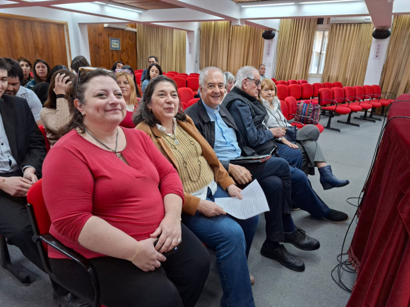 imagen Entregaron las certificaciones del curso de millcayac