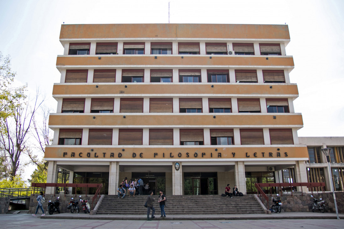imagen Concursos de Personal de Apoyo Académico para cumplir funciones en Dirección de Biblioteca.