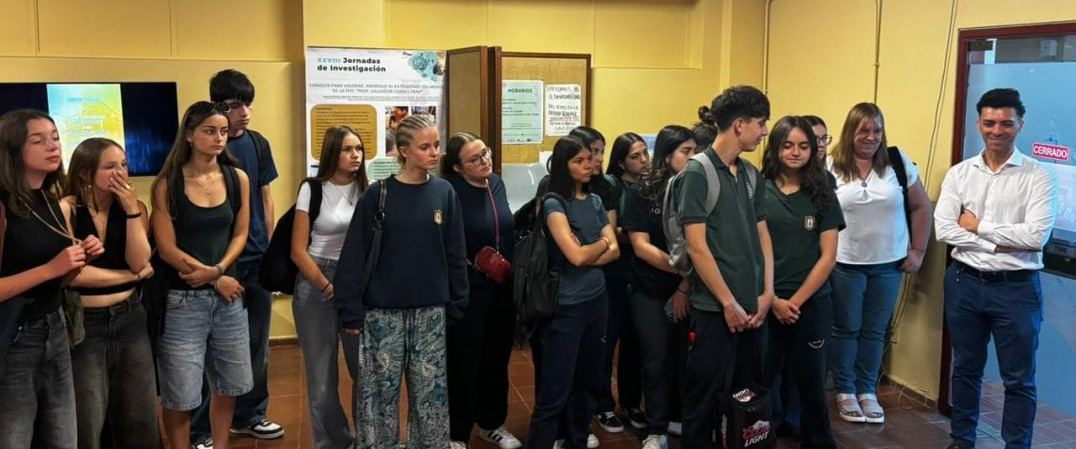 imagen Visita de estudiantes franceses y la Asociación Mendoza–Fleury a la Facultad de Filosofía y Letras (UNCuyo)