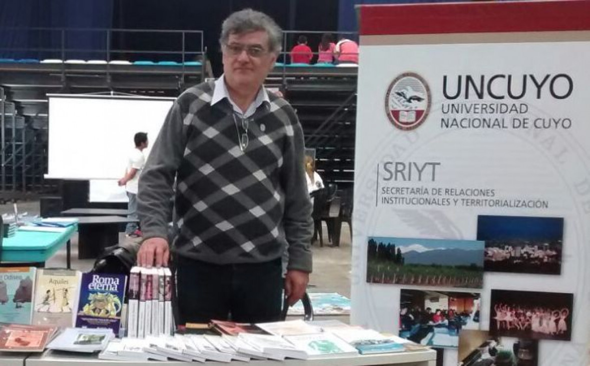 imagen La Facultad participó de la Feria del Libro de Malargüe con publicaciones de su Editorial 