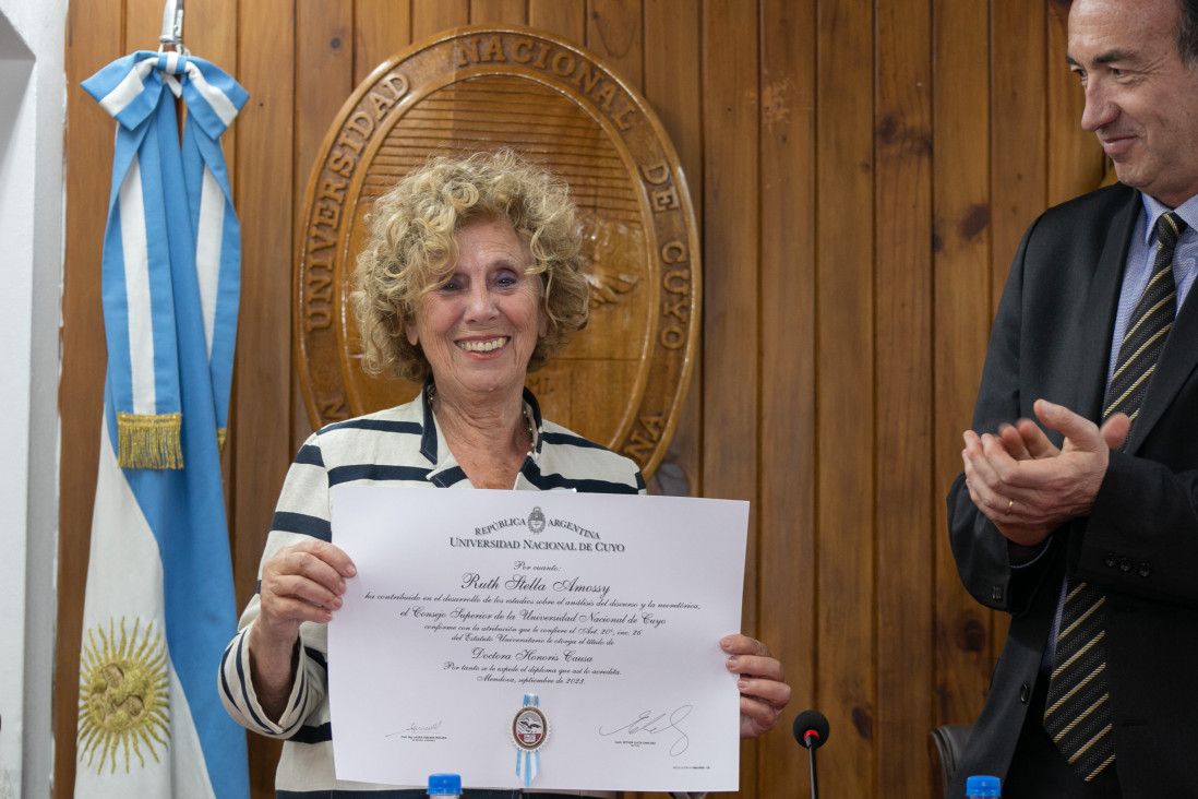 imagen Ruth Amossy, Doctora Honoris Causa de la UNCUYO