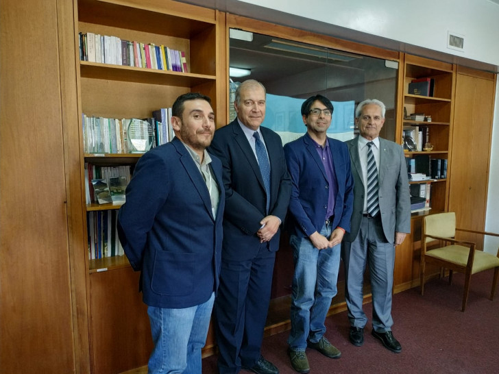 imagen Docentes-investigadores de la Universitad Autónoma de Chile visitaron la FFyL