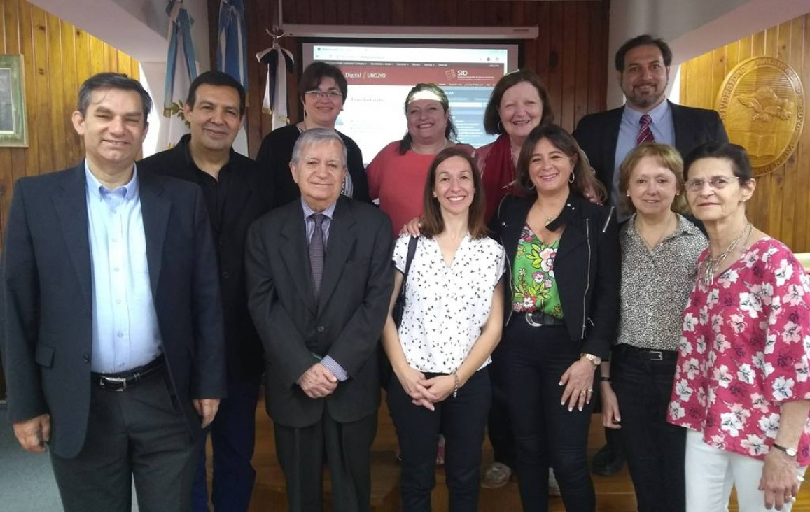 imagen El Doctorado en Ciencias de la Educación realiza aportes a la investigación a través de una publicación