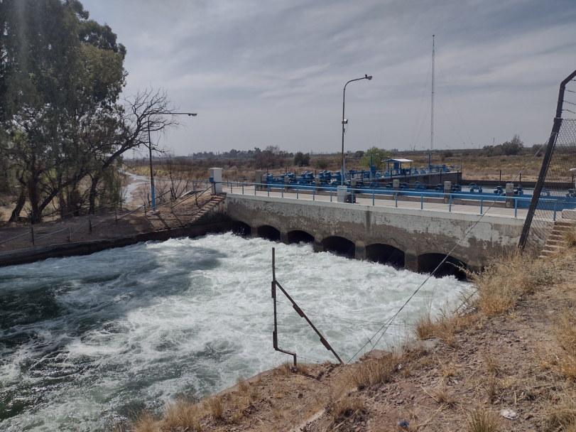 imagen Estudiantes de las Carreras de Geografía visitaron las obras de infraestructura de riego de la Cuenca Inferior del Río Tunuyán