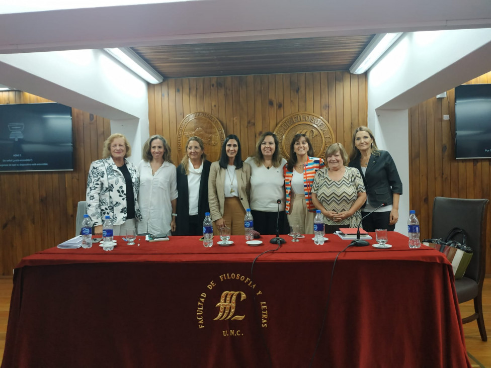 imagen Destacadas panelistas analizaron el rol de la mujer en la política