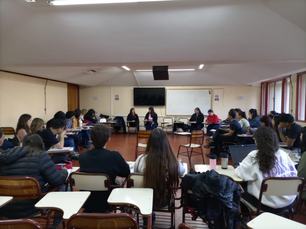 imagen Se realizó un encuentro formativo de docentes graduadas de la FFyL