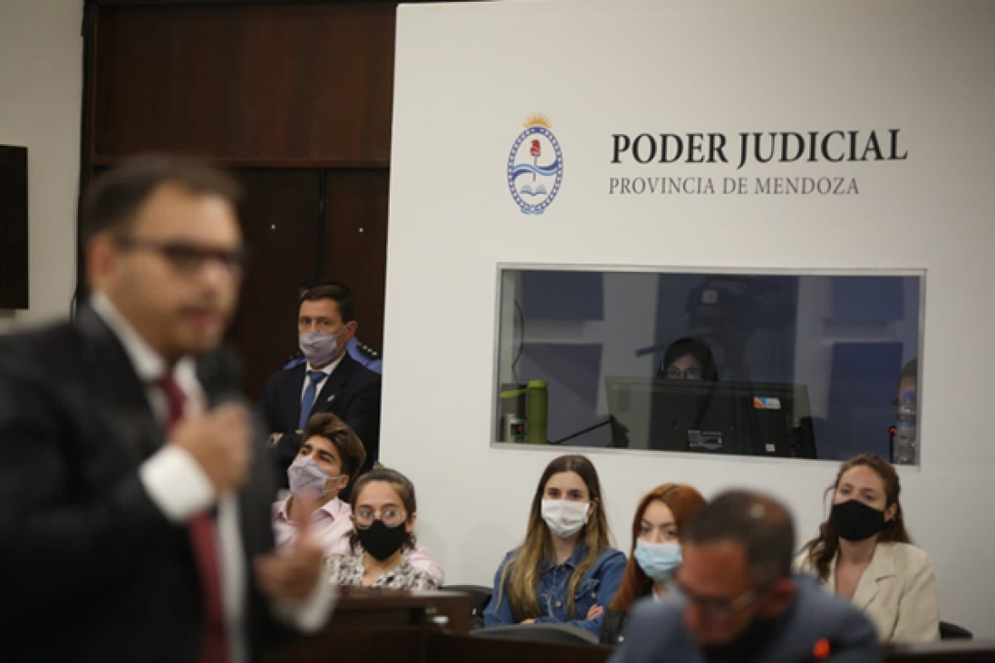 imagen La FFyL traduce al mundo el juicio del Caso Gil Pereg 