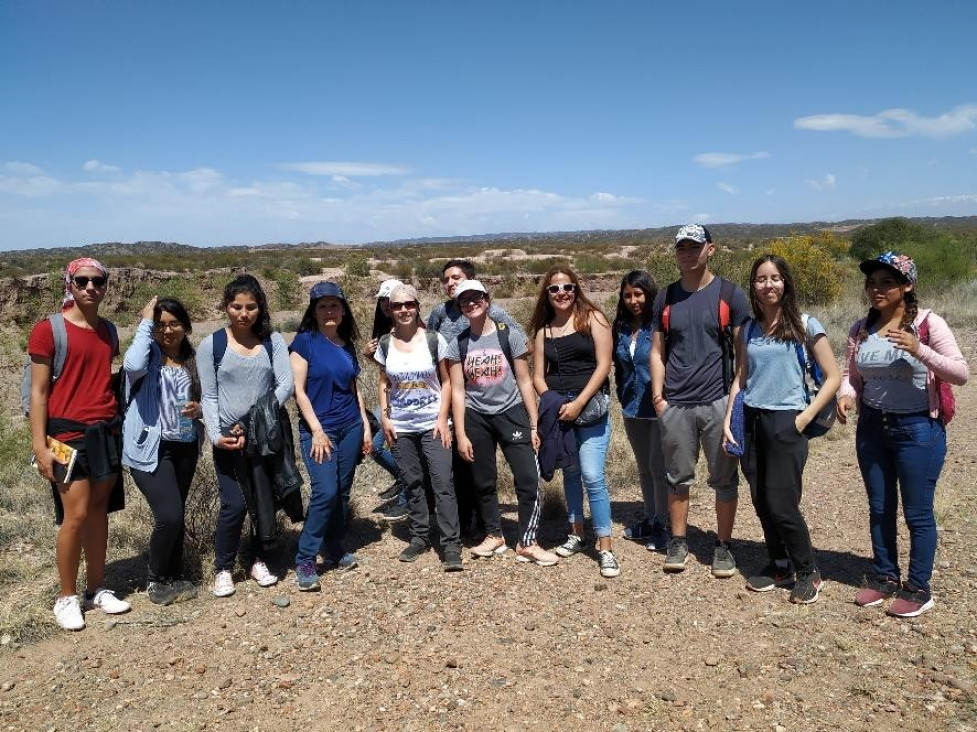 imagen Alumnos de FFyL conocieron el proyecto educativo "Arqueología Pública de Barrancas"