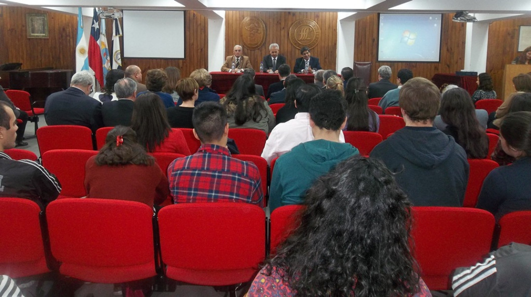 imagen Comenzó el Seminario Internacional “El Cruce de Los Andes” en la Facultad
