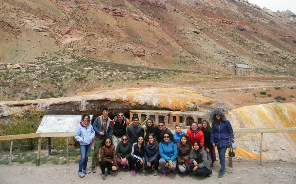 imagen Estudiantes de Geografía realizaron estudio de vegetación en alta montaña