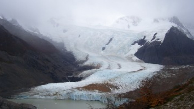 imagen "El efecto modulador de los ambientes glaciales y periglaciales en el sistema hídrico de los Andes centrales", la próxima propuesta del webinar sobre Geografía