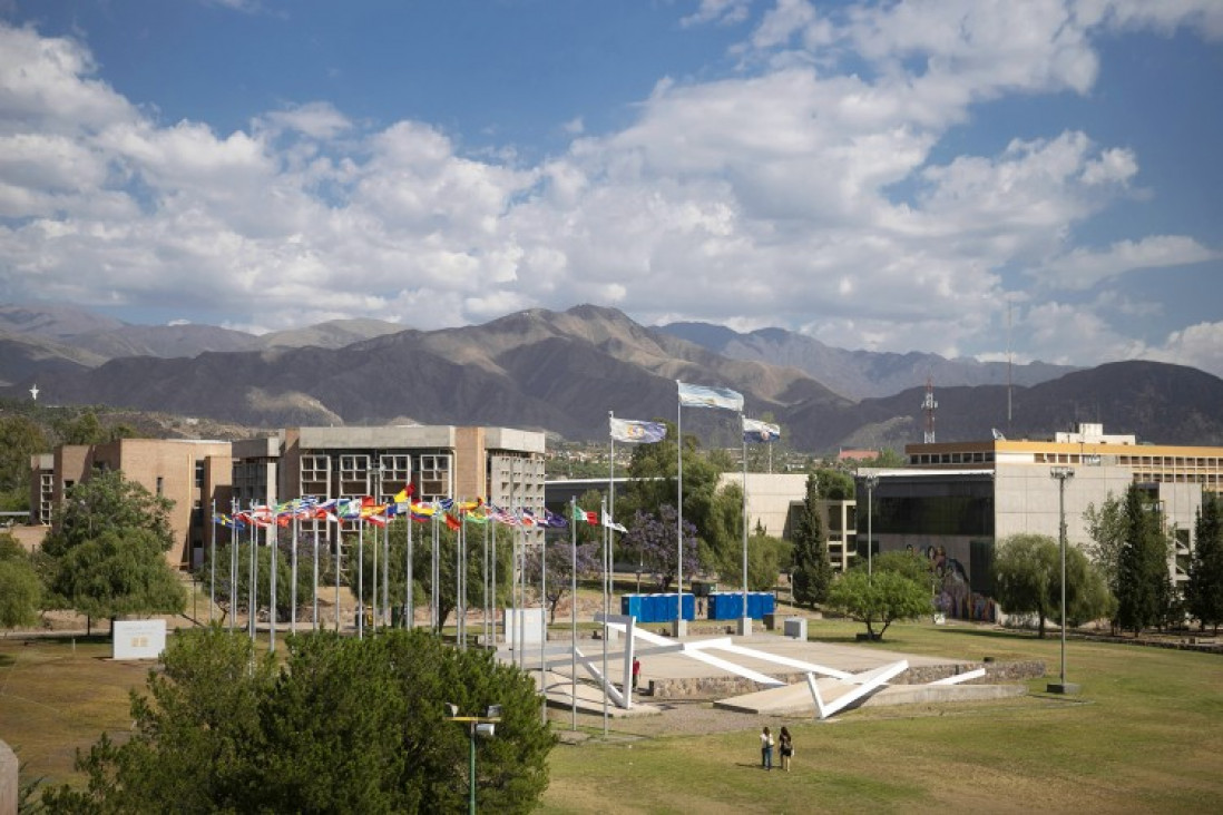 imagen Con la Universidad Nacional de Cuyo, la Facultad de Filosofía y Letras celebra hoy sus 84 años