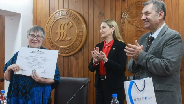 imagen La UNCUYO distinguió a la reconocida escritora María Teresa Andruetto